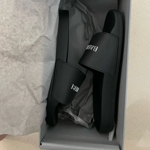 Balenciaga slides - Picture 2 of 5